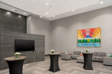 Archer Hotel Redmond  - Hospitality Lounge with TV