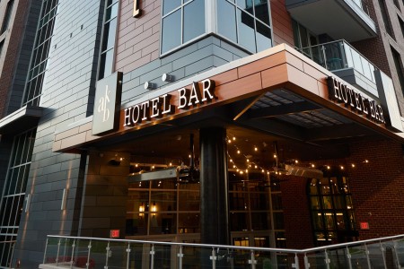 Archer Hotel Tysons - AKB Hotel Bar - Outdoor seating